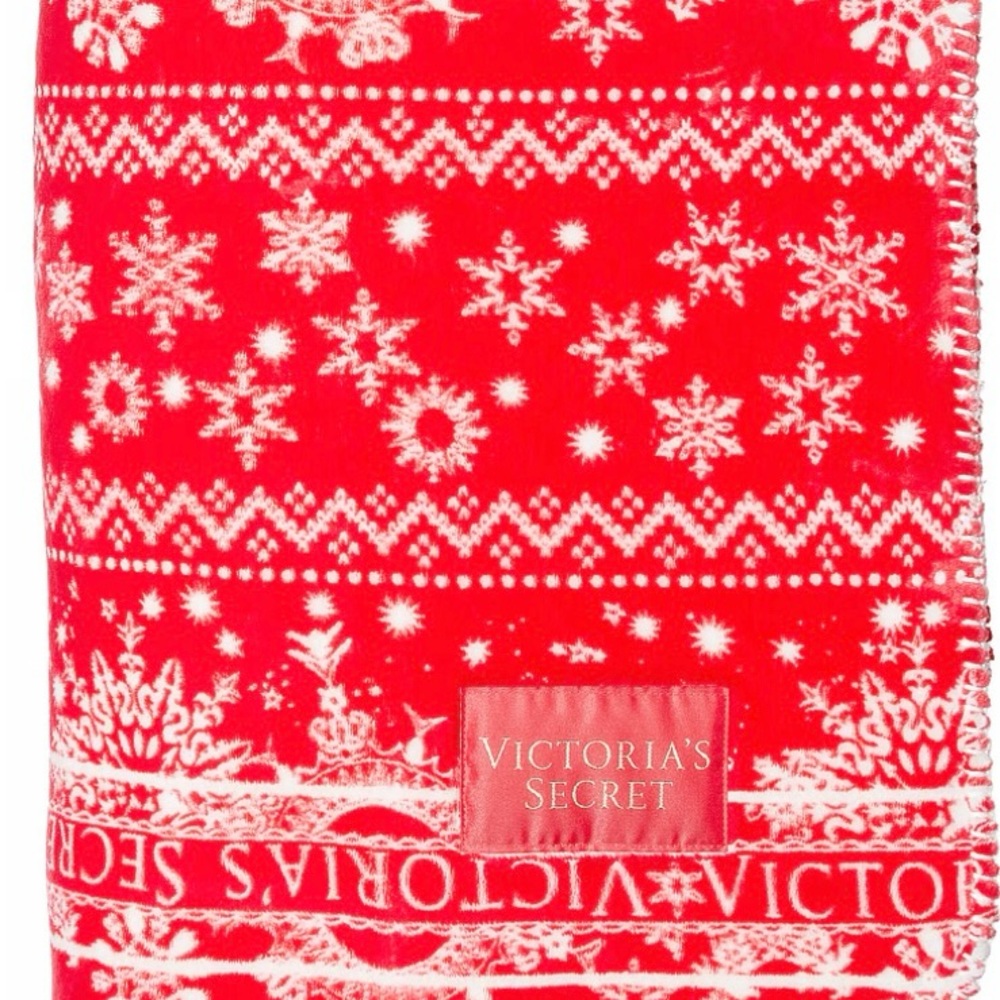 Blankets Victoria secrets 50x60 very soft
